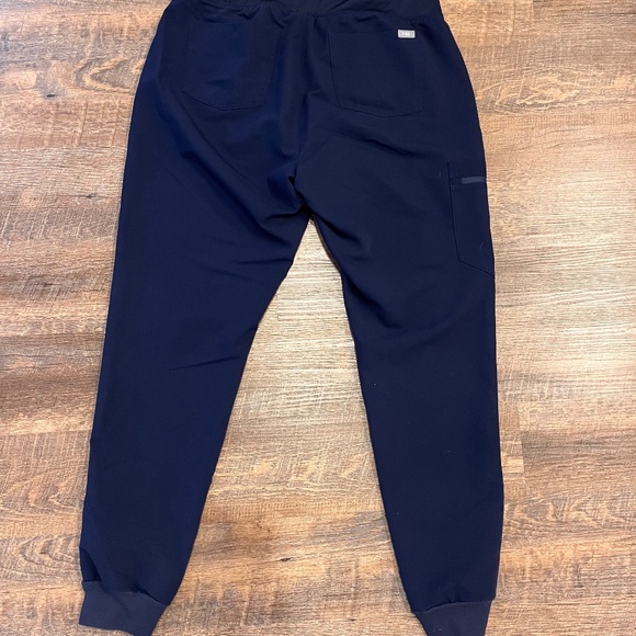 Figs Zamora Jogger Scrub Pants - Picture 2 of 4